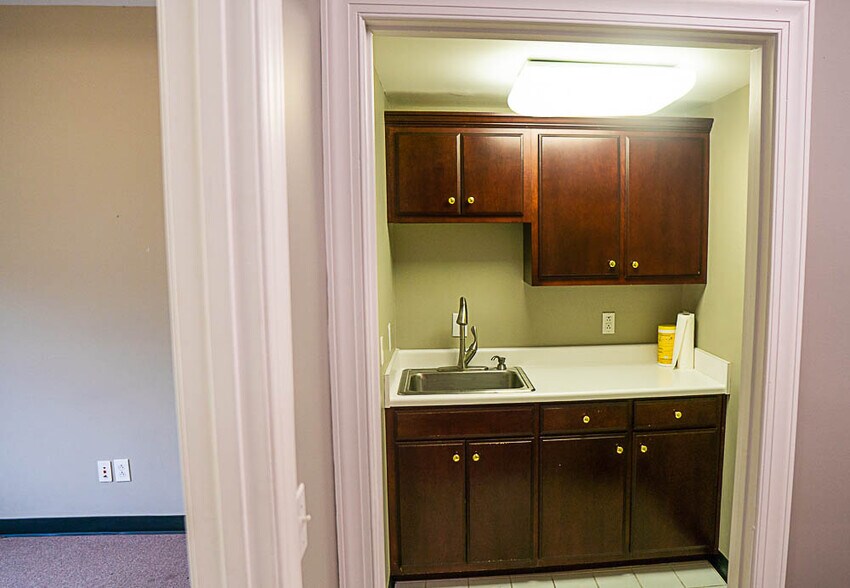 More Photos Of 504 Autumn Springs Ct, Franklin Medical For Lease