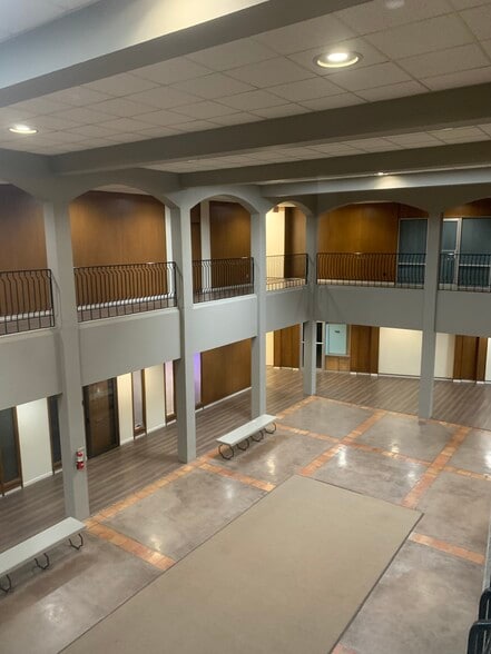 More Photos Of 598 Westwood Dr, Abilene Office For Sale