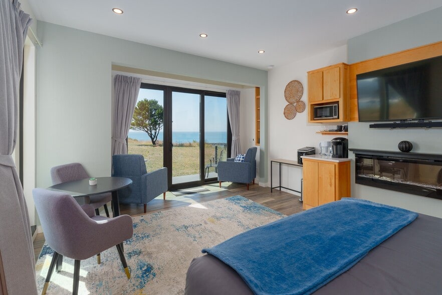 More Photos Of 409 Jackson St, Port Orford Specialty For Sale