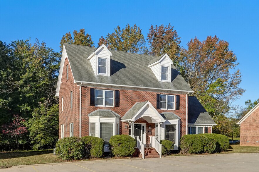 More Photos Of 1311 Freeway Dr, Reidsville Office For Lease