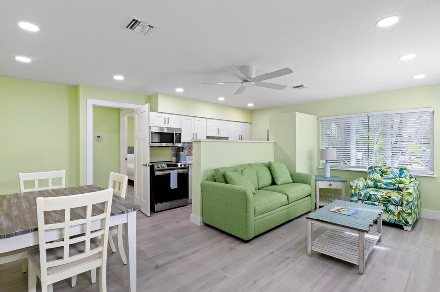 More Photos Of 706 Donax St, Sanibel Hotel For Sale