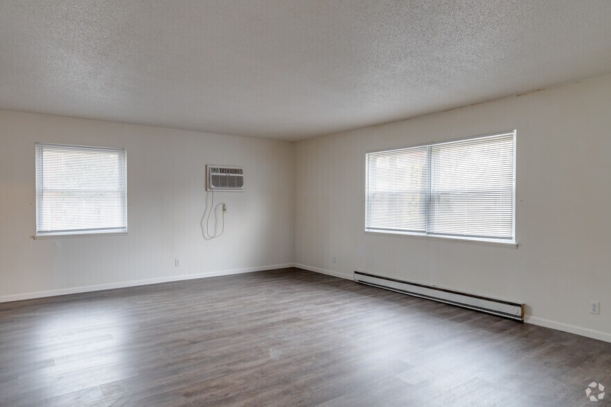 More Photos Of 725 Washington St, Monroe Apartments For Sale