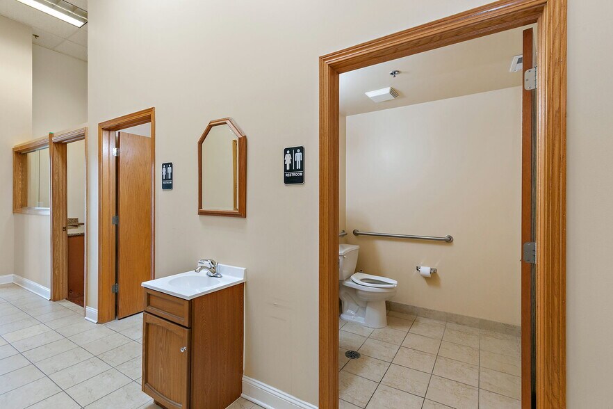 More Photos Of 129 Commercial Dr, Yorkville General Retail For Lease