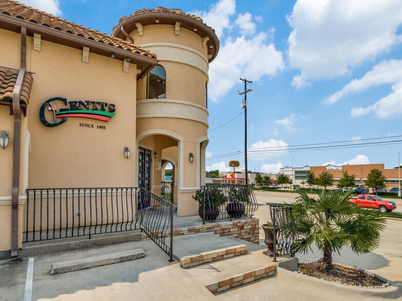 More Photos Of 3700 Teasley Dr, Hickory Creek Restaurant For Sale