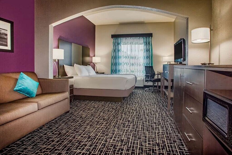 More Photos Of 14 Regency Pky, Granite City Hotel For Sale