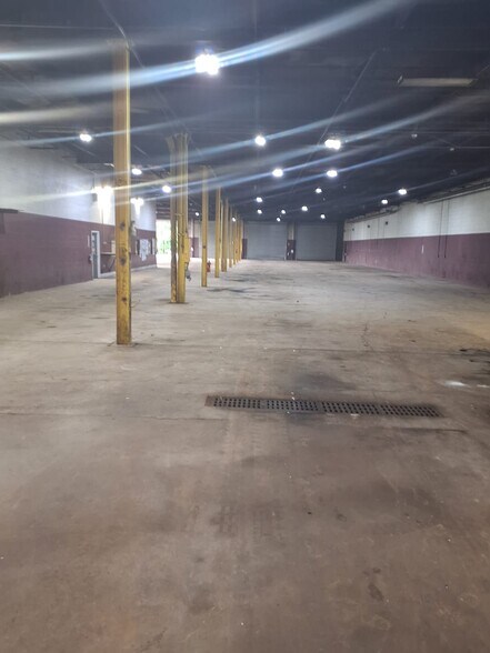 More Photos Of 368-392 Highland Ave Ext, Middletown Warehouse For Lease