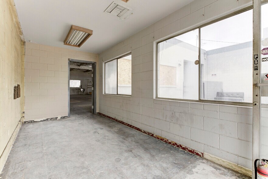 More Photos Of 9110 Dice Rd, Santa Fe Springs Warehouse For Sale