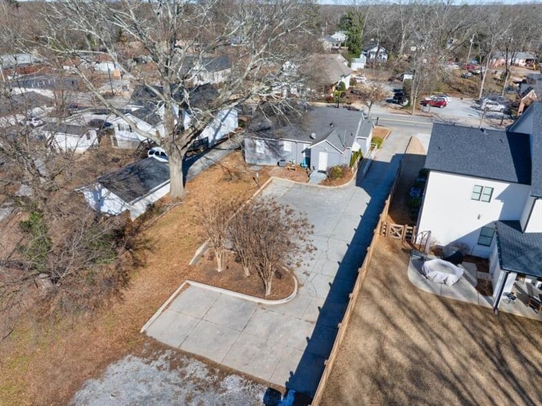 More Photos Of 449 S Hill St, Buford Office For Sale