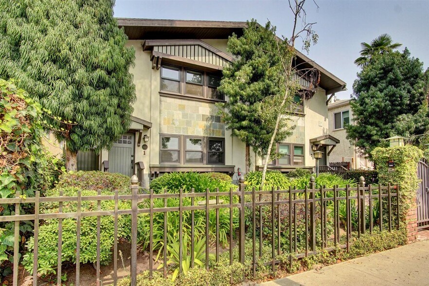 More Photos Of 1511 12th St, Santa Monica Multifamily For Sale