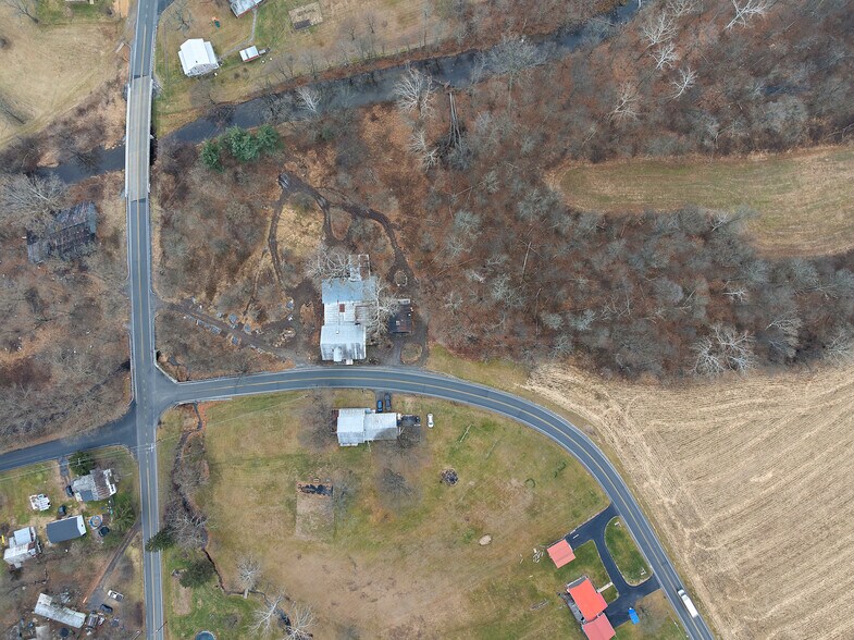 More Photos Of 624 Center Mills Rd, Aspers Specialty For Sale