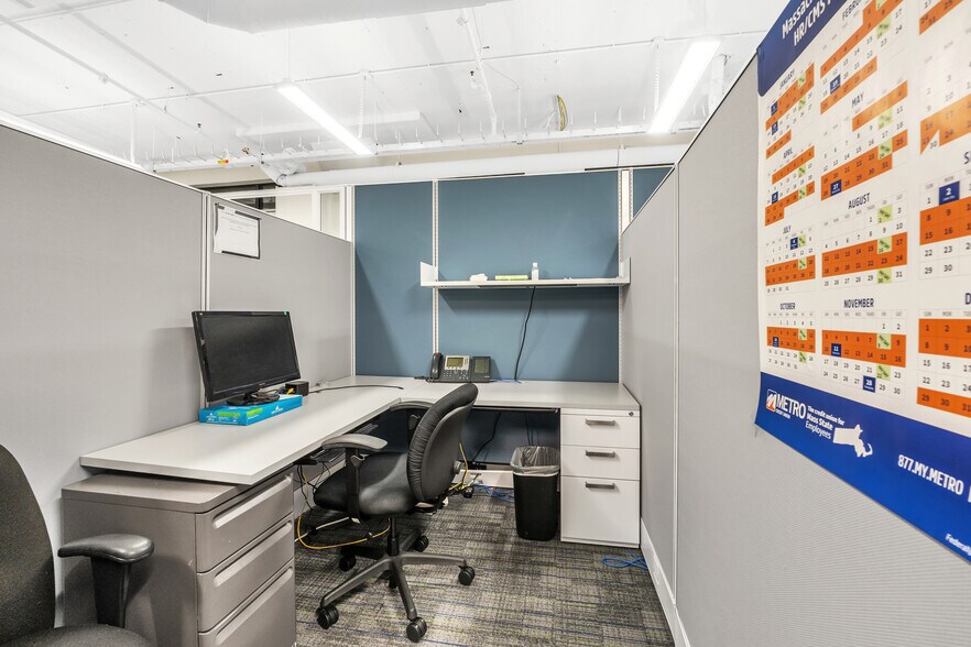 More Photos Of 80 Optical Dr, Southbridge Flex For Lease