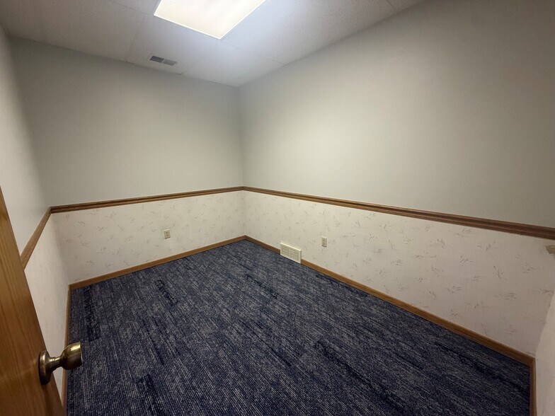 More Photos Of 2699 John F Kennedy Rd, Dubuque Coworking Space