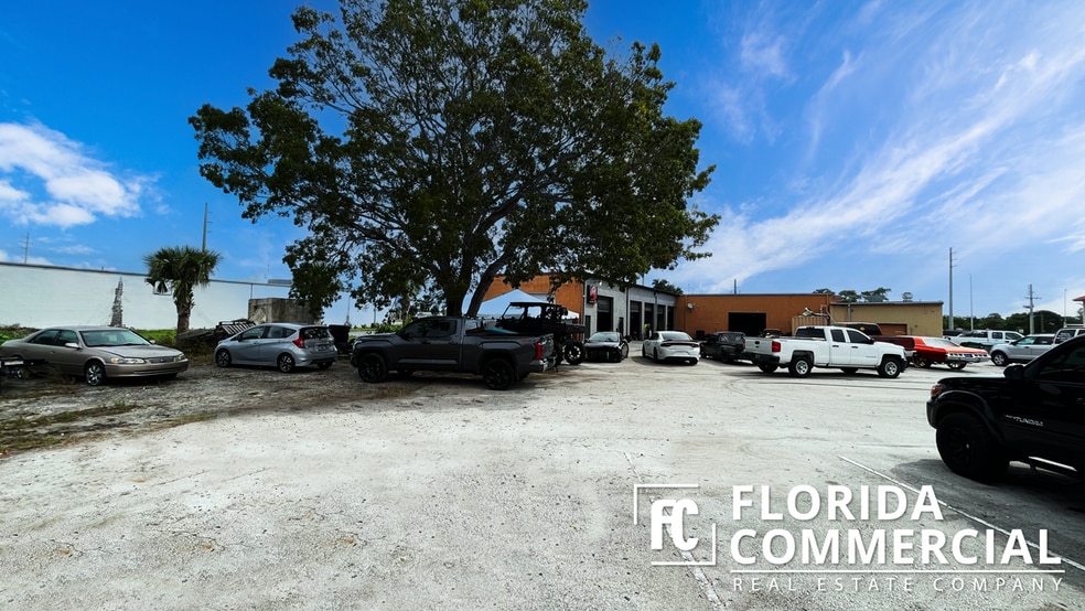 More Photos Of 8276-8297 S US Hwy 1, Port Saint Lucie Storefront For Lease