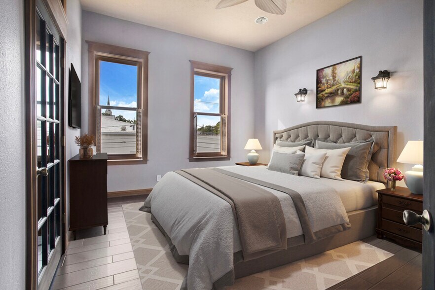 More Photos Of 217 W Main St, Freeport Office Residential For Sale