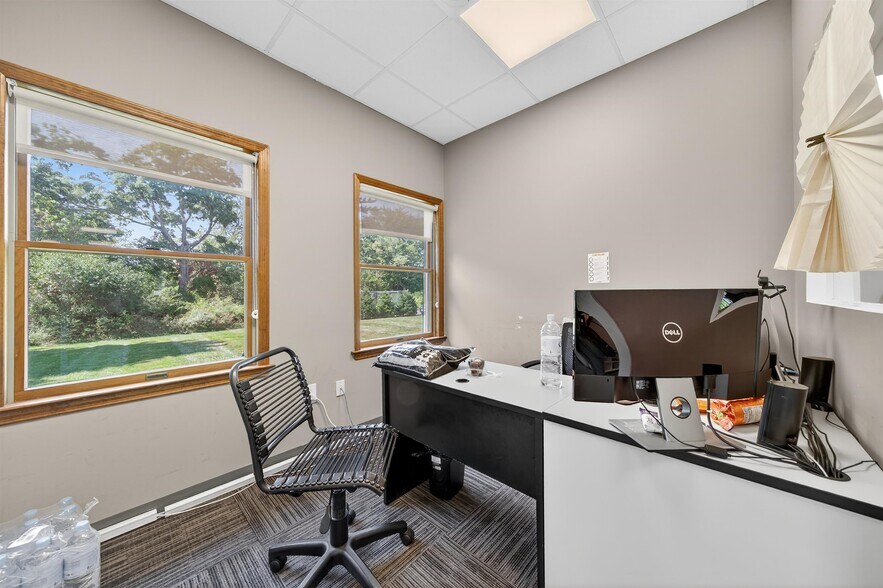 More Photos Of 11 Abrams Rd, Central Valley Office For Sale