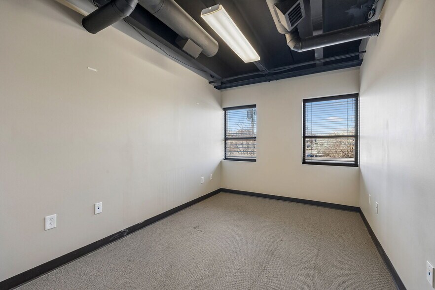More Photos Of 1718 Charlotte Ave, Nashville Medical For Lease