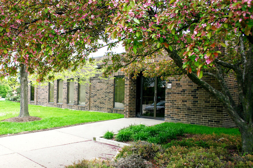 Primary Photo Of 690 E North Ave, Carol Stream Office For Lease