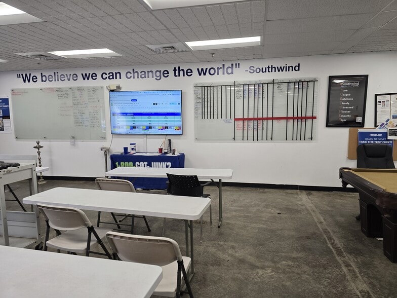 More Photos Of 362 Industrial Park Rd, Middletown Warehouse For Sale