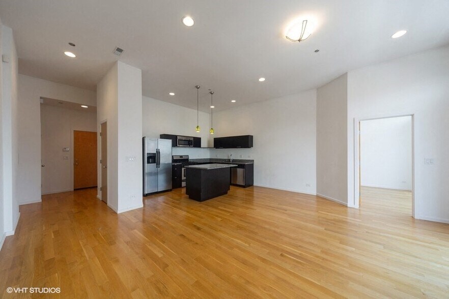 More Photos Of 2157-2159 N Damen Ave, Chicago Apartments For Lease