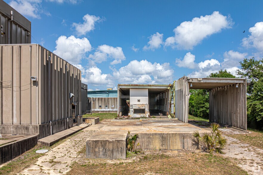 More Photos Of 185 8th St, Biloxi Warehouse For Lease