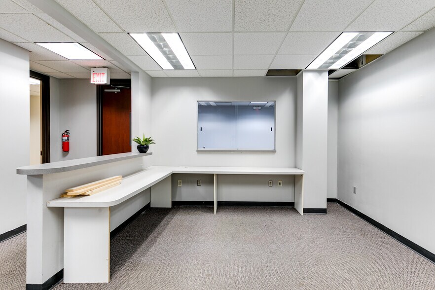 More Photos Of 8917 Fargo Rd, Richmond Office For Lease