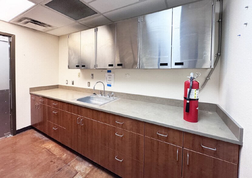 More Photos Of 5 Camino Karsten, Algodones General Retail For Lease