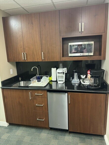 More Photos Of 20844 Harper Ave, Harper Woods Office For Sale