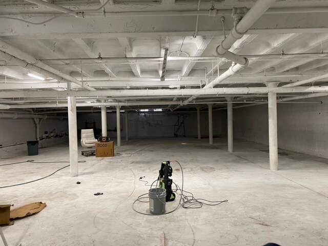 More Photos Of 5041-5047 N Western Ave, Chicago Flex For Lease