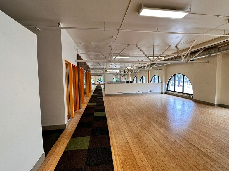 More Photos Of 810-816 Hamilton St, Redwood City General Retail For Sale