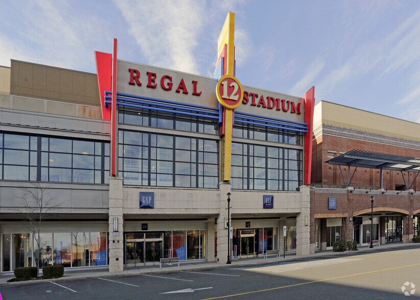 More Photos Of 5101-9119 Fashion Dr, Nanuet General Retail For Lease