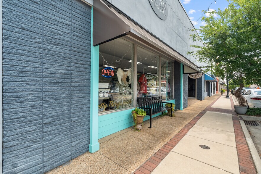 More Photos Of 531 Central Ave, Laurel Flex For Sale