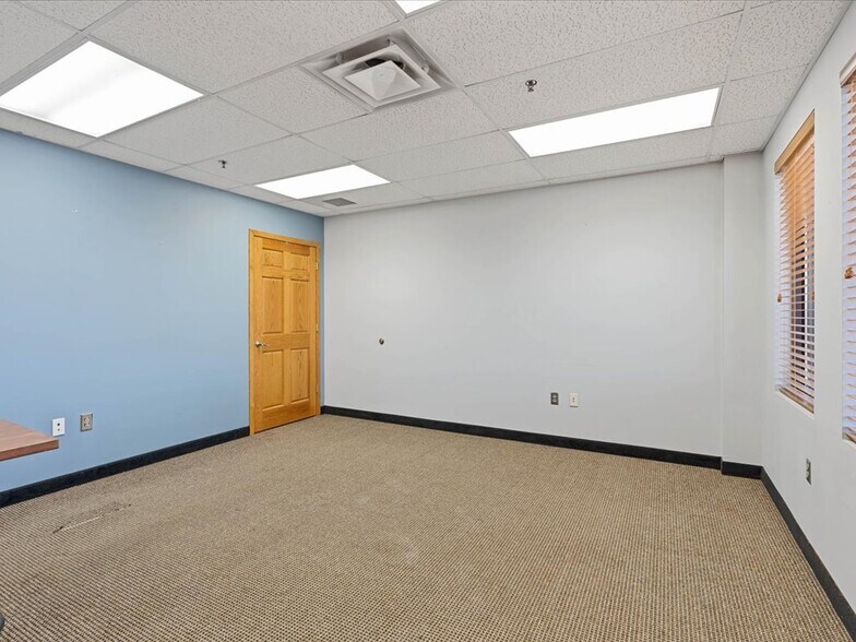 More Photos Of 2301 Johanneson Dr NW, Bemidji Light Distribution For Lease