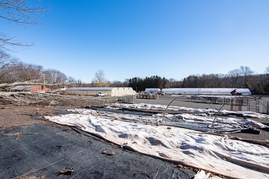 More Photos Of 1709 Kensington Rd, Berlin Specialty For Sale