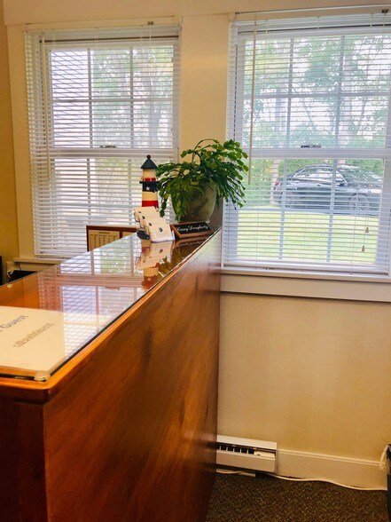 More Photos Of 4 Fort Hill Rd, Groton Office For Sale