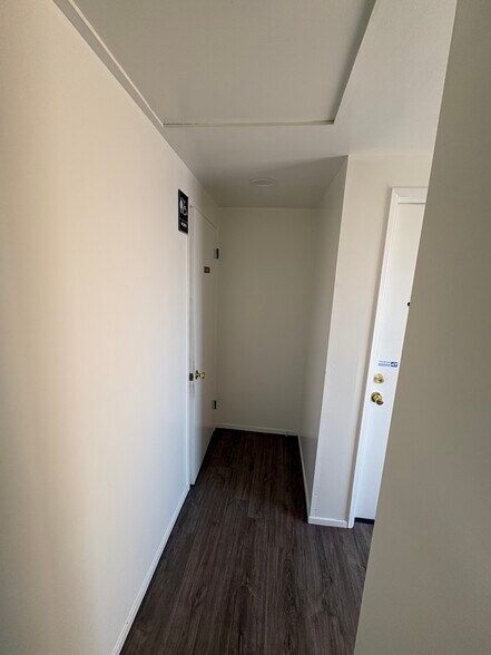 More Photos Of 1500 E Pacific Coast Hwy, Seal Beach Office For Lease