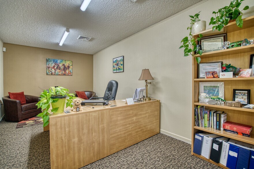 More Photos Of 420 Kimbark St, Longmont Office For Lease