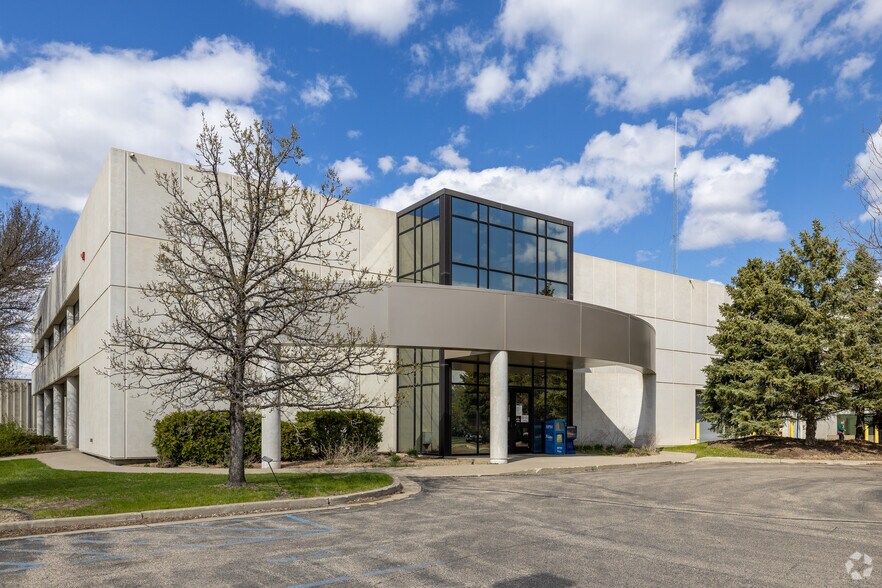More Photos Of 707 E Front Ave, Bismarck Office For Sale