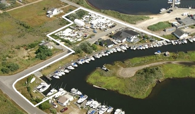 Primary Photo Of 2 Floral Ct, Mastic Beach Marina For Sale