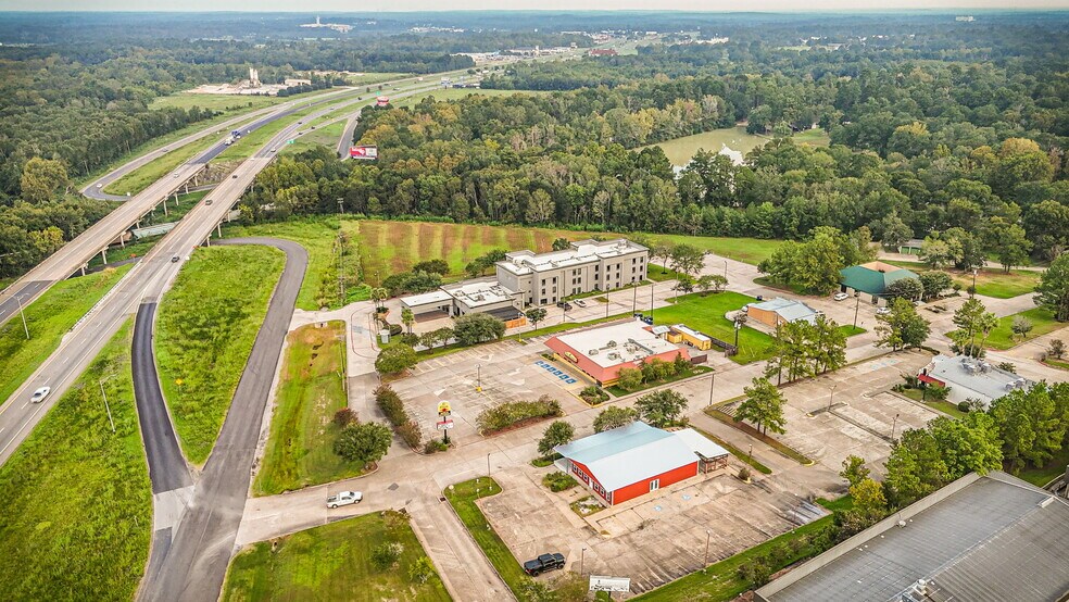 More Photos Of 100 Southpoint Loop, Livingston Restaurant For Sale