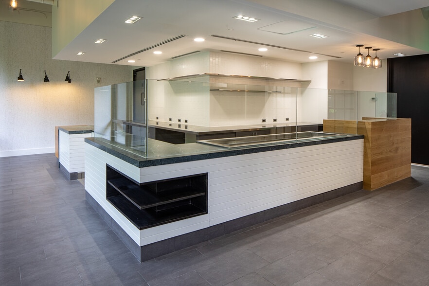 More Photos Of 1 Ravinia Dr, Atlanta Unknown For Lease