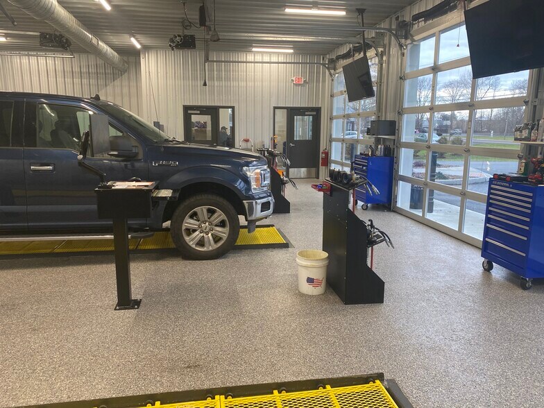 More Photos Of 2290 Downer Street Rd, Baldwinsville Auto Repair For Sale