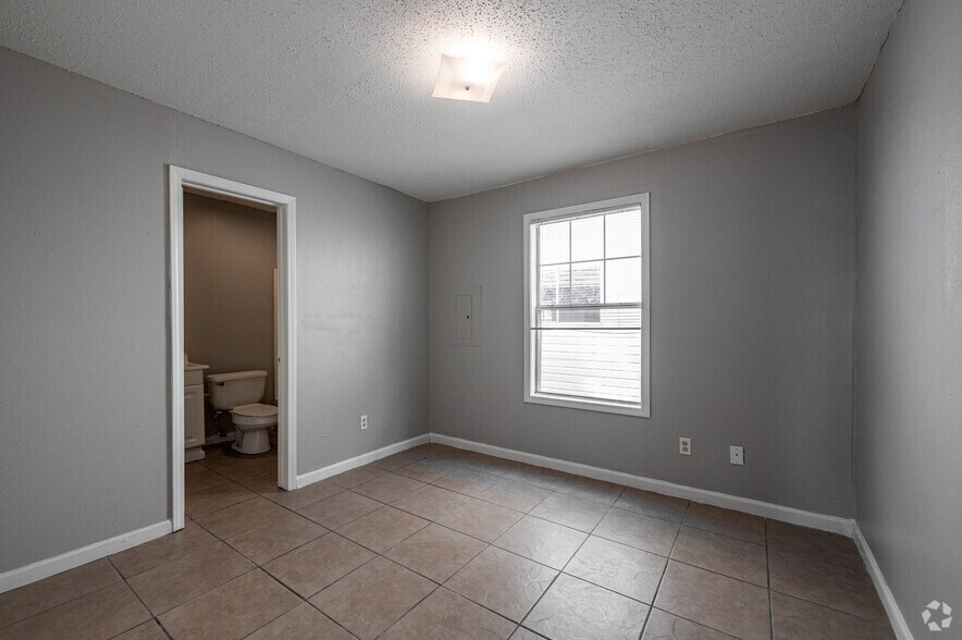 More Photos Of 1820 E Texas St, Bossier City Apartments For Sale