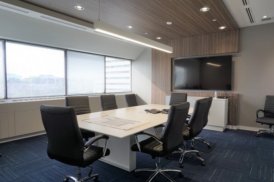 More Photos Of 150 Ferrand Dr, Toronto Unknown For Lease