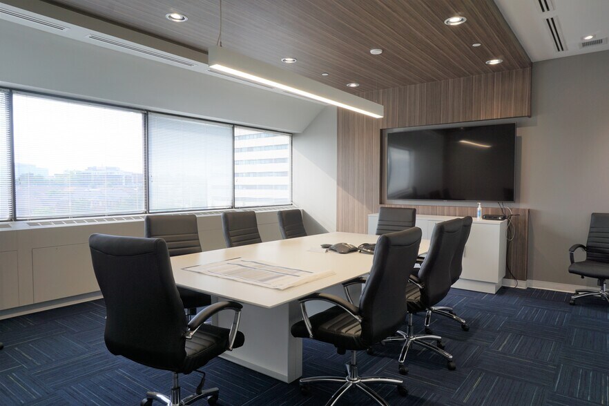 More Photos Of 150 Ferrand Dr, Toronto Unknown For Lease