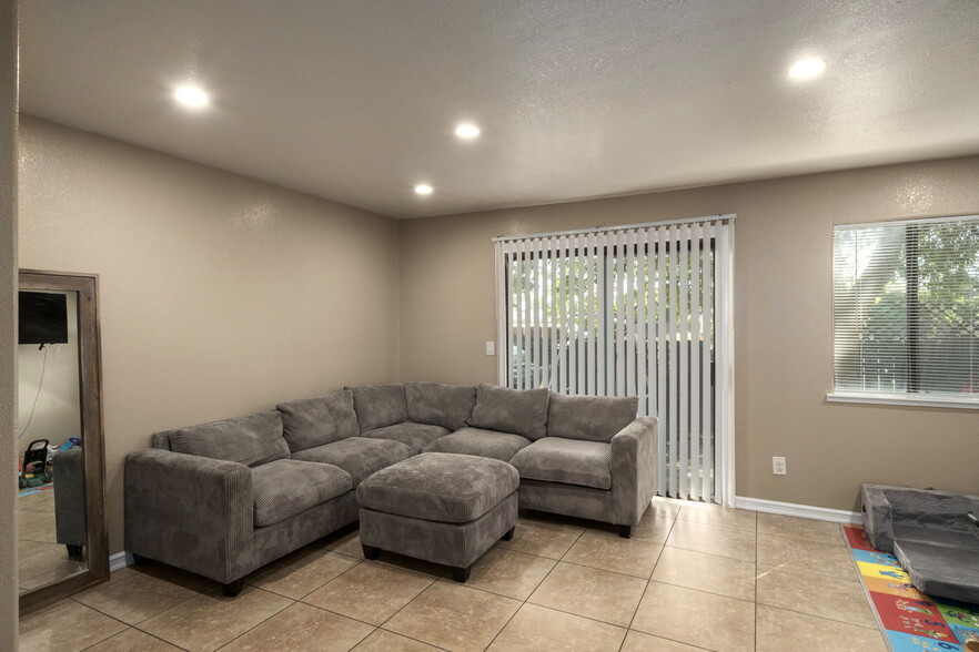 More Photos Of 4308 E Woodward Ave, Fresno Apartments For Sale