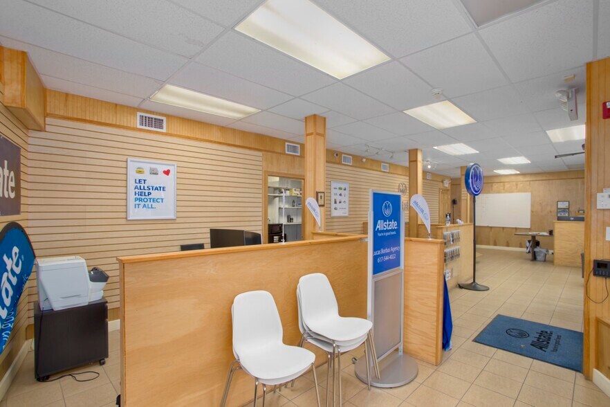 More Photos Of 643-645 Broadway, Everett Storefront Retail Residential For Lease