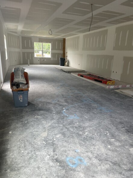 More Photos Of 104 Surgeons Dr, Myrtle Beach Office For Lease