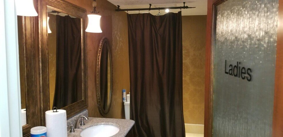 More Photos Of 350 E Pine St, Orlando Coworking Space