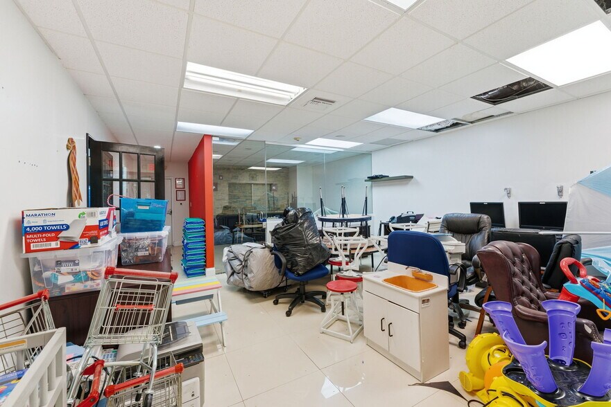 More Photos Of 6545 NW 169th St, Hialeah Medical For Sale