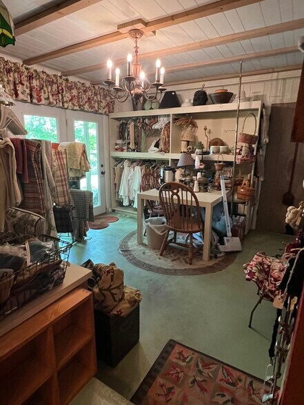 More Photos Of 100 N Winans St, Battle Ground Storefront Retail Residential For Sale